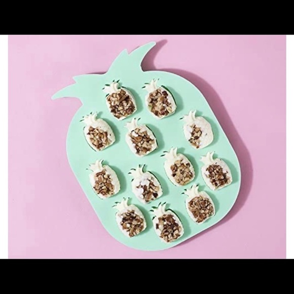 Blush Pineapple Shaped Ice Mold BRAND NEW NWT - Picture 5 of 7